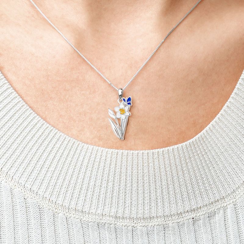 White Narcissus Necklace
