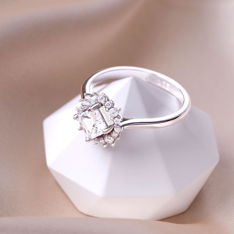 Square-cut Promise Ring