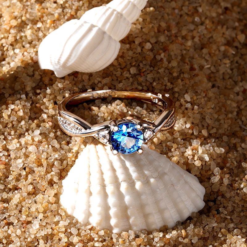 Round-cut Promise Ring