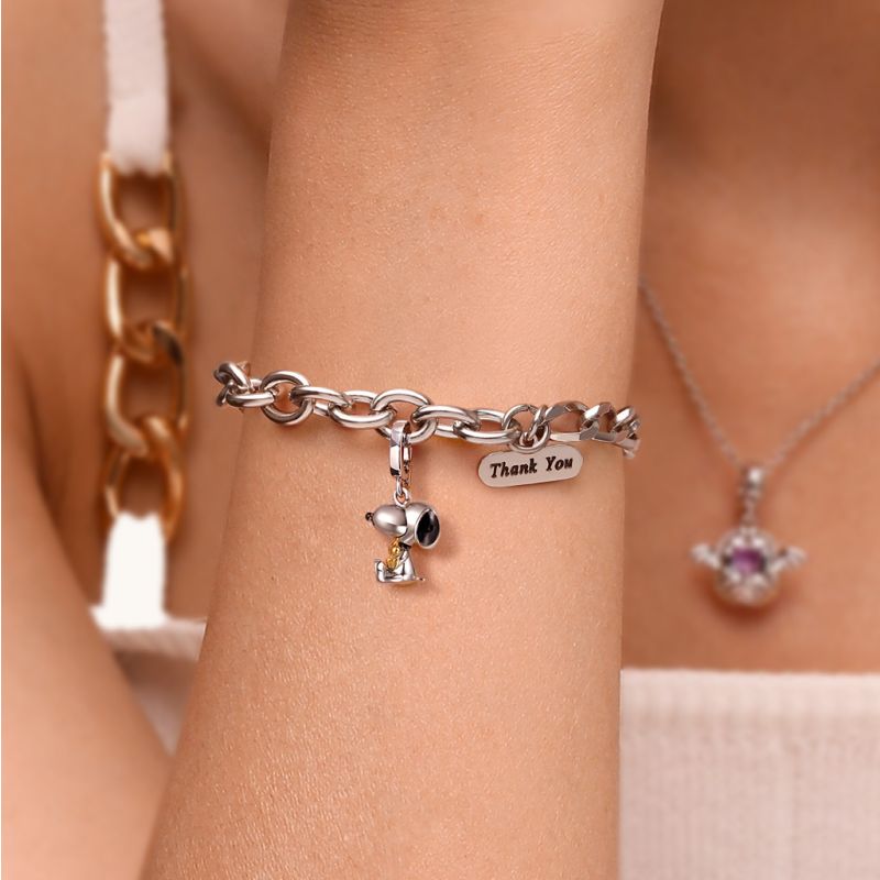 Peanuts Snoopy Hugging Pendant