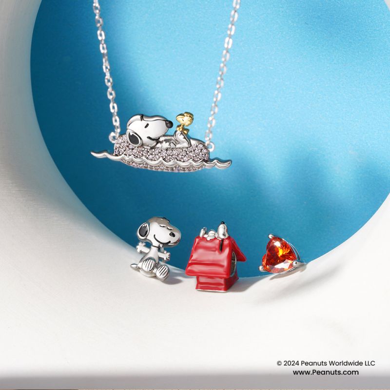 Peanuts Snoopy Dog House Charm
