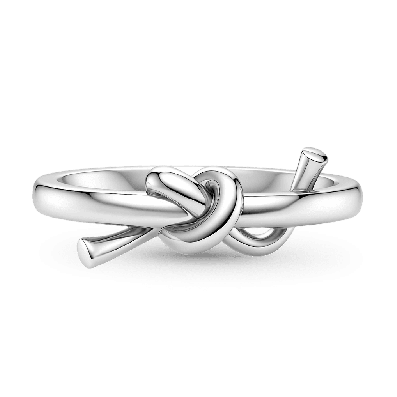 Elegant Knot Design Ring