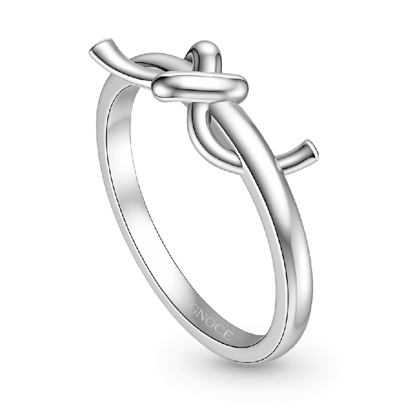 Elegant Knot Design Ring