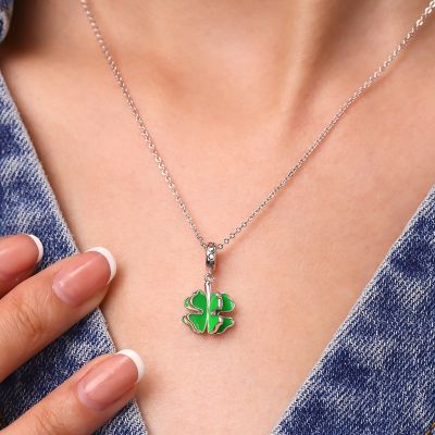Four-leaf Clover Swaying Leafs Pendant