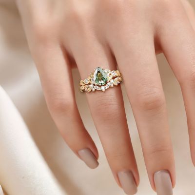 Gnoce Natures Embrace Pear-cut Leaf Ring Set