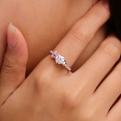 Snoopy Flower Round-Cut Ring