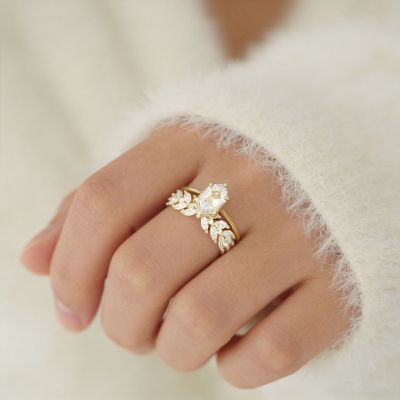 Long Hexagon-Cut Ring Set