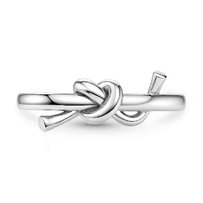 Elegant Knot Design Ring